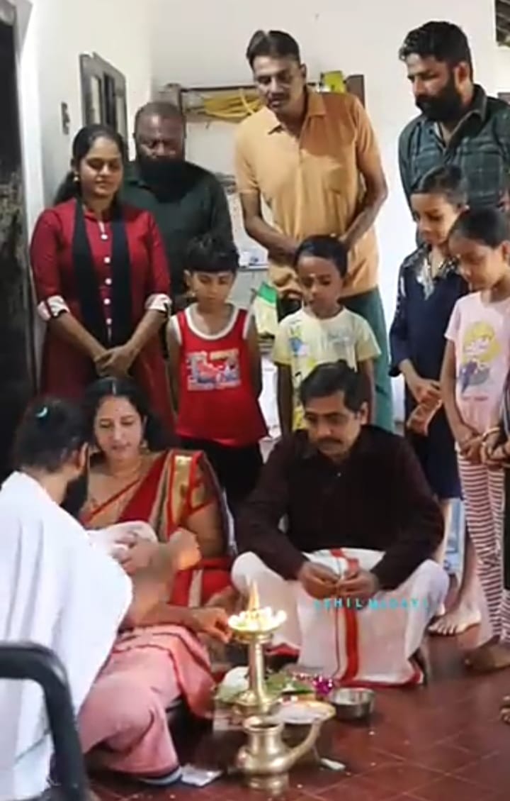 ട്രോളുവാണേൽ ഇങ്ങനെ ട്രോളണം