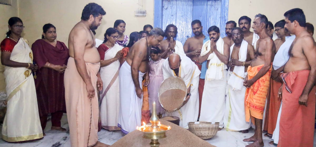 വണികവൈശ്യ സംഘത്തിന്റെ പ്രാതൽ വഴിപാട് നടത്തി