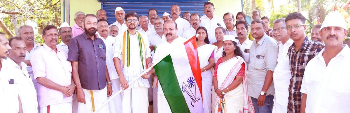 തെരെഞ്ഞെടുപ്പിനെ  മുന്നില്‍ കണ്ട് മുഖ്യമന്ത്രിയുടെ പൊള്ളയായ വാഗ്ദാനങ്ങള്‍ - ജി. ഗോപകുമാര്‍