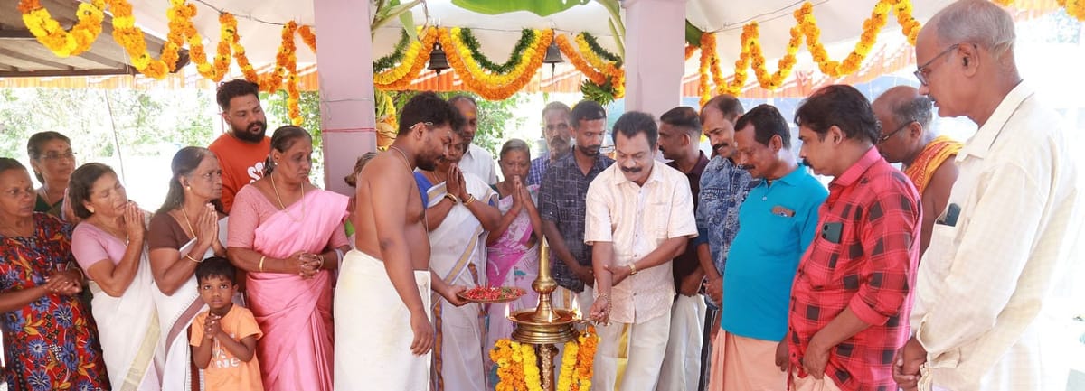 അരിമ്പുകാവ് ഭഗവതി ക്ഷേത്രത്തില്‍ പുന പ്രതിഷ്ഠാ വാര്‍ഷികവും ഉത്സവവും