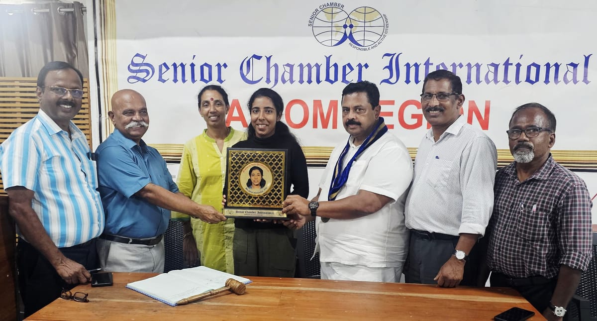 ഐ.പി.എസ് ലഭിച്ച ദേവീ കൃഷ്ണയെ ആദരിച്ചു