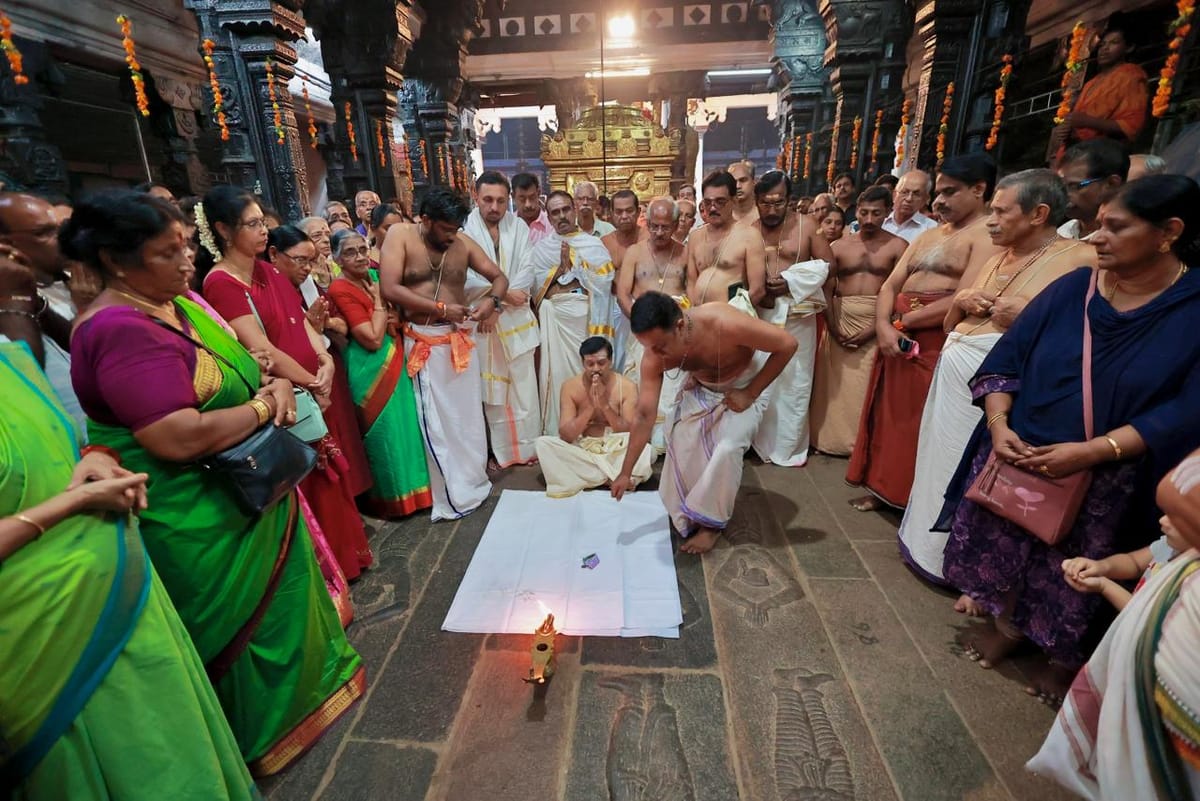 വൈക്കം സമൂഹം ഒറ്റപ്പണം സമർപ്പിച്ചു