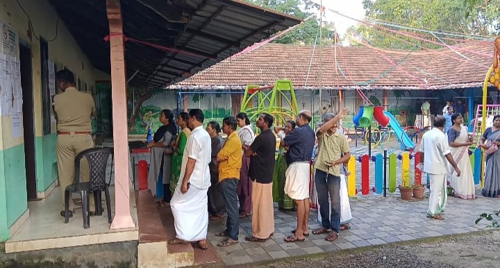പോളിംഗ്: ഗ്രാമ പഞ്ചായത്തുകളിൽ തലയാഴം മുന്നിൽ