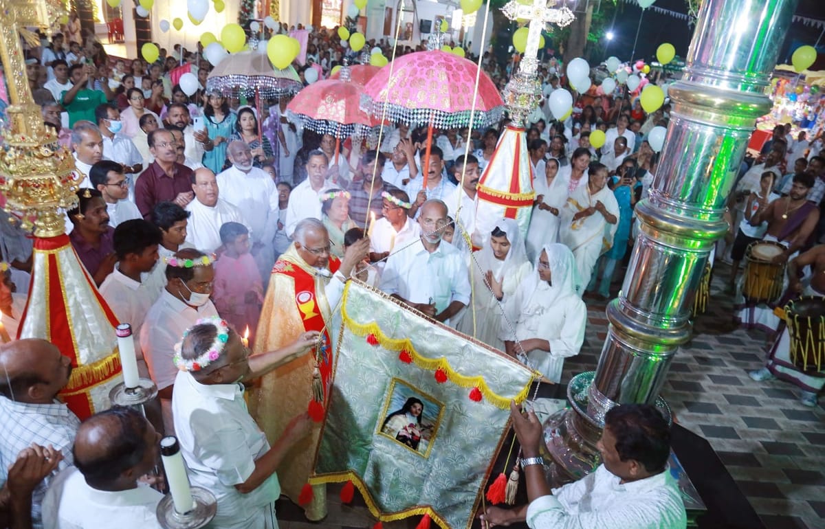 ഉല്ലല ലിറ്റില്‍ ഫ്ലവർ ദേവാലത്തില്‍ തിരുനാളിന് കൊടിയേറി