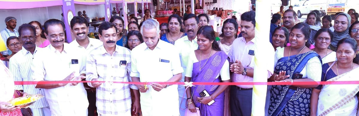 വരൂ കായലോര ബീച്ചിലേയ്ക്ക്:  കുടുംബശ്രീയുടെ രുചിയേറും വിഭവങ്ങള്‍ ആസ്വദിക്കാം