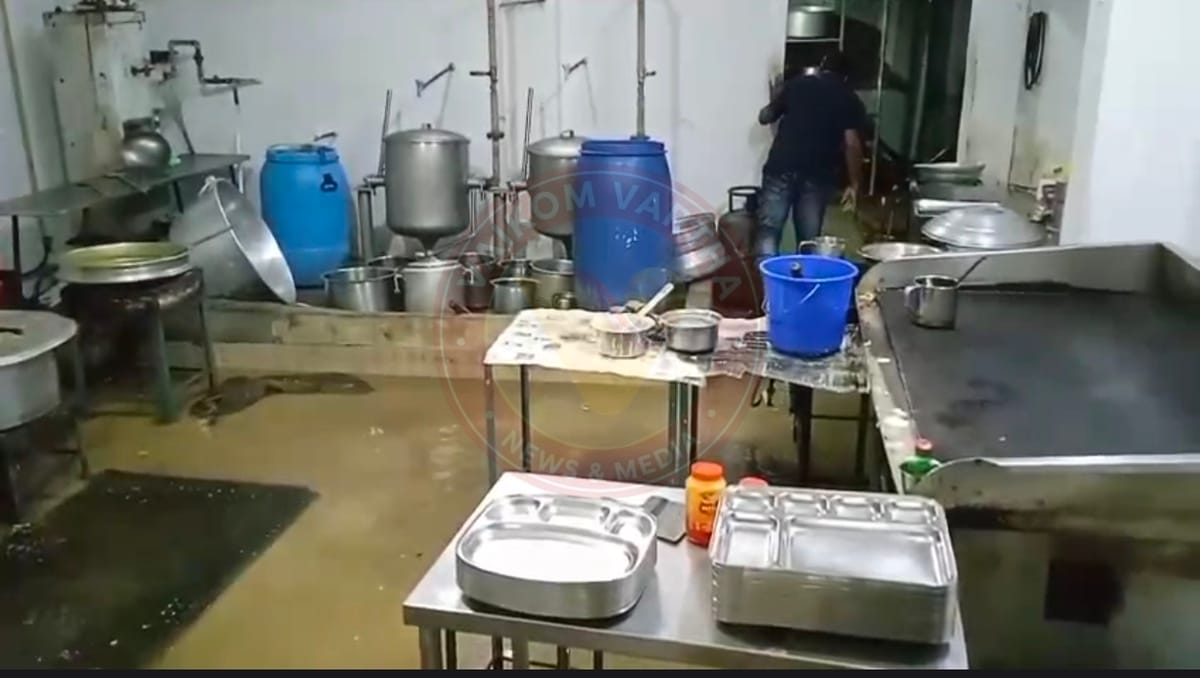 അശാസ്ത്രീയമായി ഓടകൾ അടച്ചു: വ്യാപാര സ്ഥാപനങ്ങളിൽ വെള്ളക്കെട്ട്