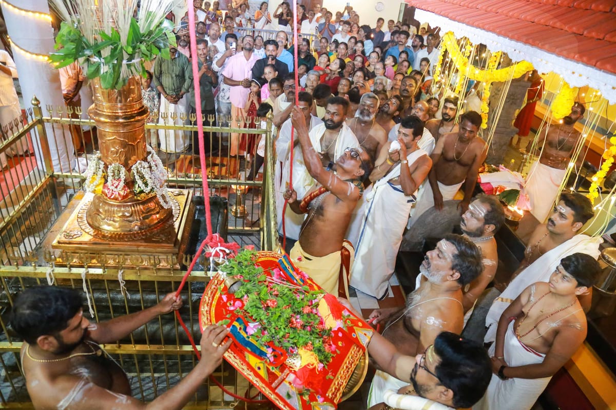 ചെമ്മനാകരി വേണുഗോപാല ക്ഷേത്രത്തിലെ തൃക്കൊടിയേ​റ്റ് മഹോത്സവത്തിന് തുടക്കം