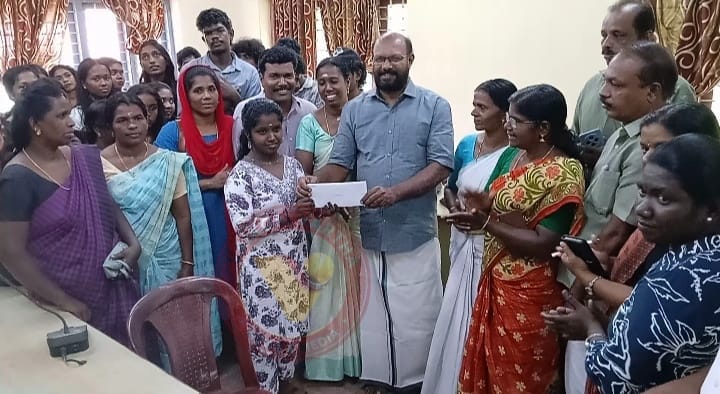 പഠനസഹായധനം വിതരണം ചെയ്തു