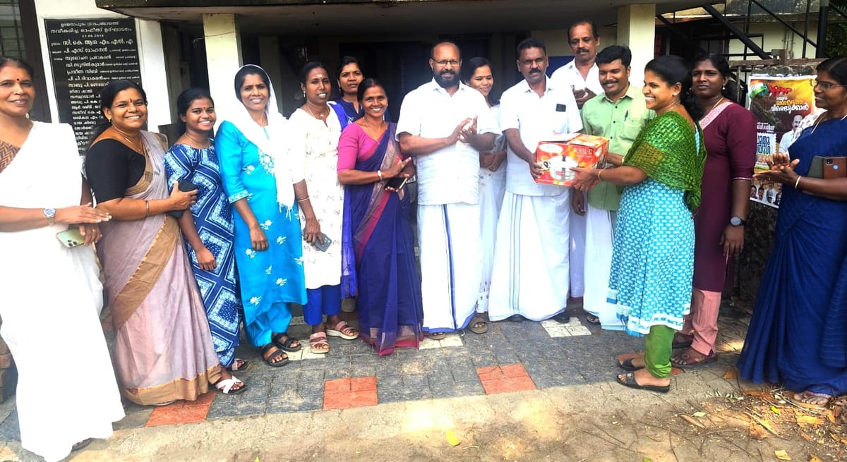 അംഗൺവാടികൾക്ക് പാചക പാത്രങ്ങൾ വാങ്ങി നൽകി