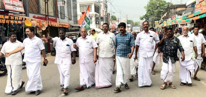 മന്ത്രി കെ.ബി. ഗണേഷ് കുമാറിന്റെ രാജി ആവശ്യപ്പെട്ട് കോൺഗ്രസ് പ്രകടനം നടത്തി