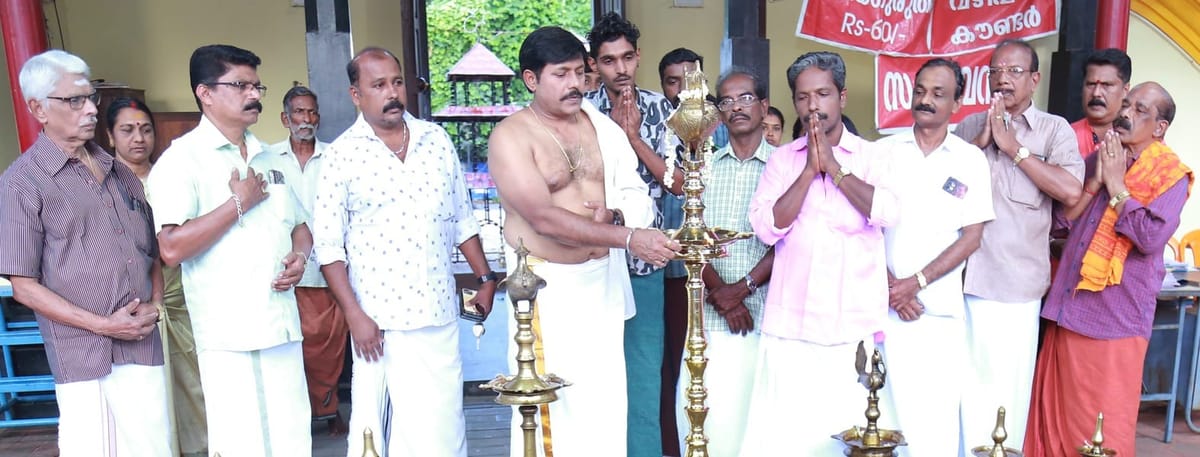 കാളിയമ്മനട ക്ഷേത്രത്തില്‍ ദേശചുറ്റുവിളക്ക്