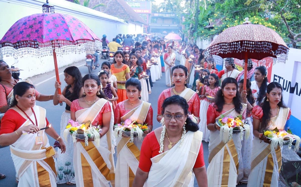 പോളശ്ശേരി ക്ഷേത്രത്തിലേക്ക് ദേശതാലപ്പൊലി