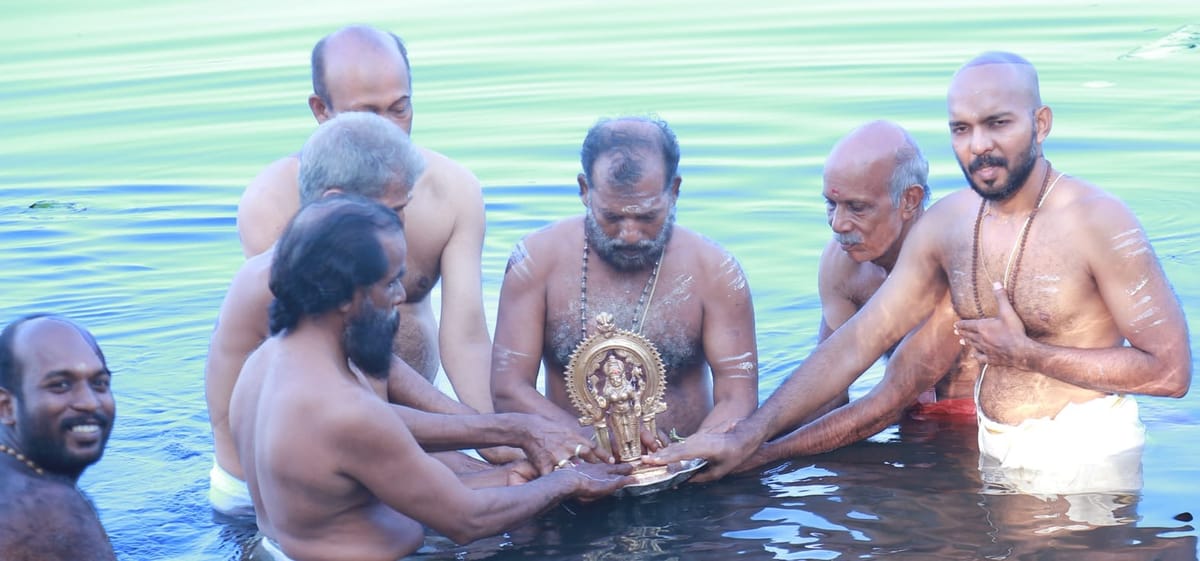 പോളശ്ശേരി ഭഗവതി ക്ഷേത്രത്തില്‍ ആറാട്ട് എഴുന്നള്ളിപ്പ് ഭക്തിസാന്ദ്രം
