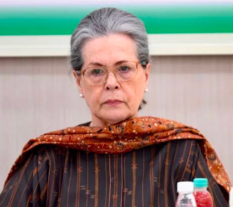 സോണിയ ഗാന്ധിയെ ആശുപത്രിയിൽ പ്രവേശിപ്പിച്ചു