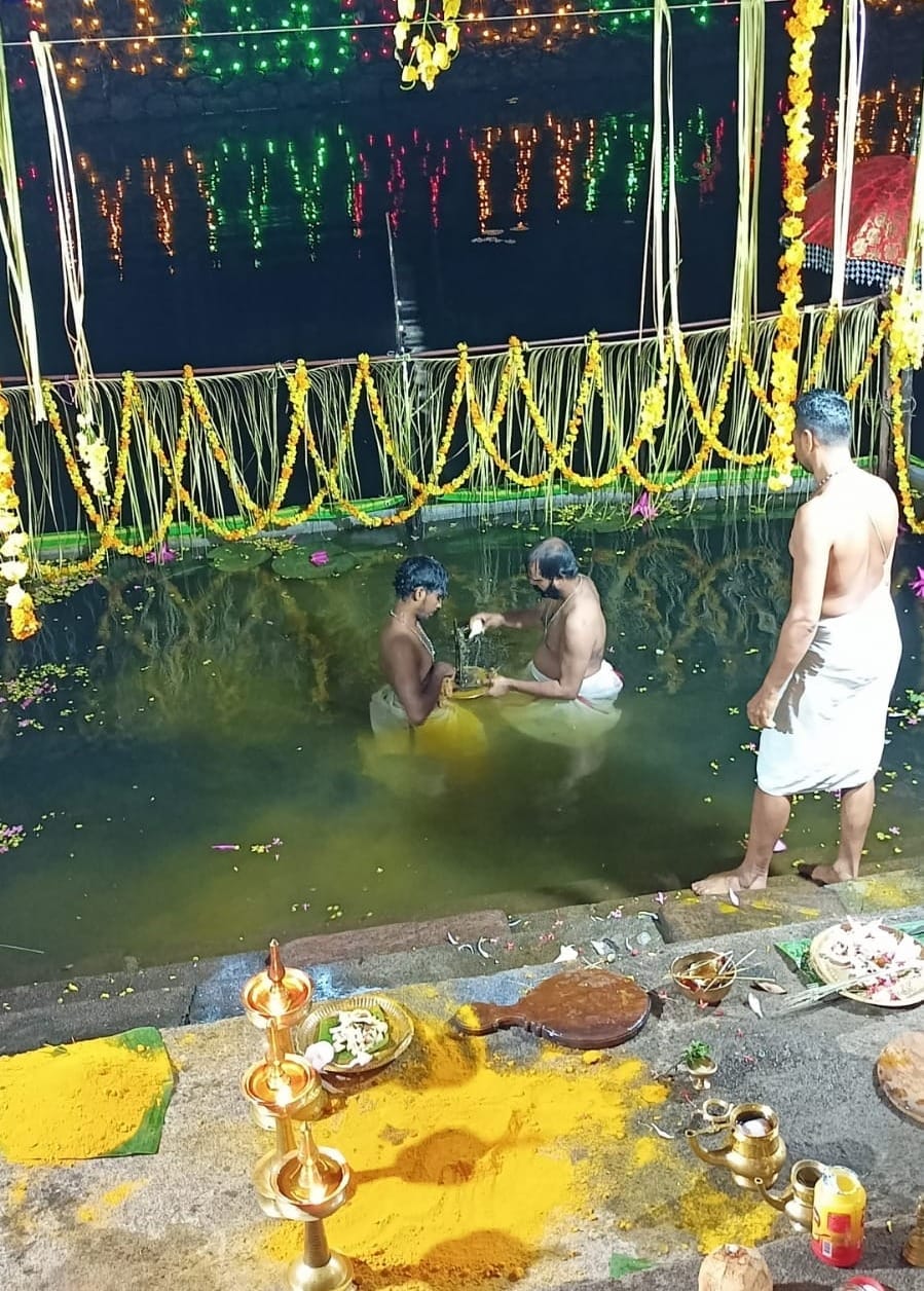 ആറാട്ട് ഭക്തിസാന്ദ്രമായി