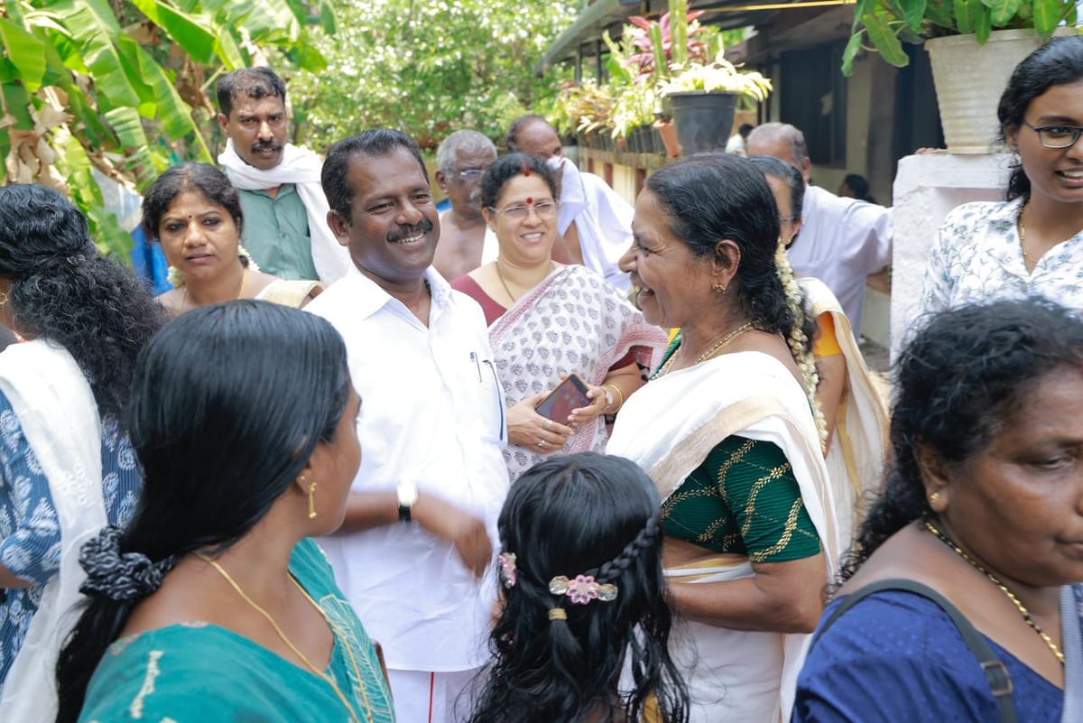 കെ. അജിത്തിൻ്റെ പര്യടനം വൈക്കത്ത്