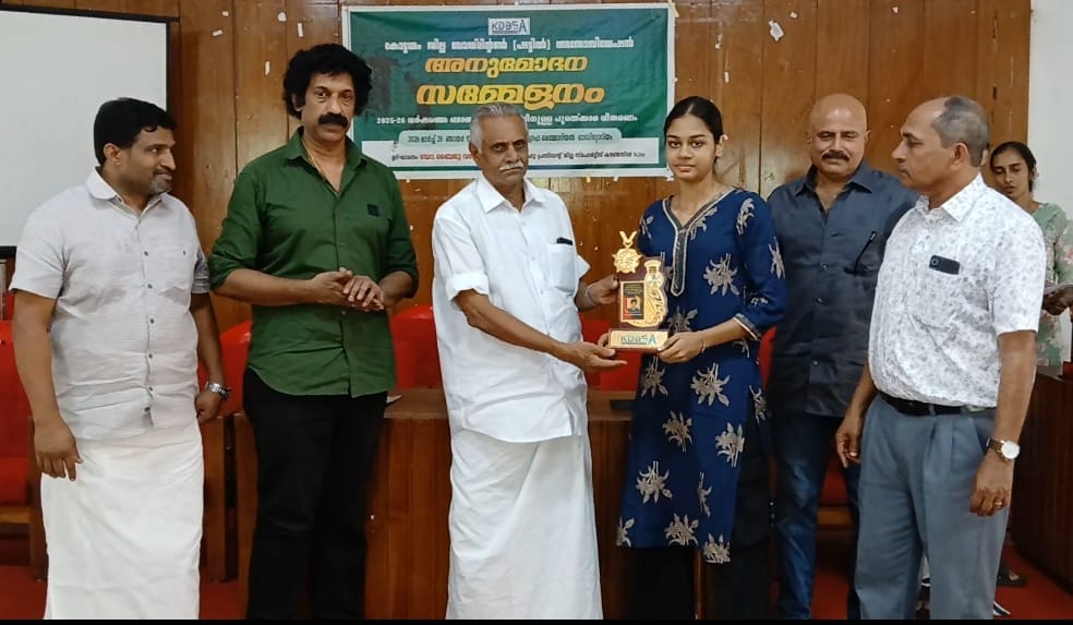 ബാഡ്മിൻ്റണിൽ മികവ് പുലർത്തിയവരെ അനുമോദിച്ചു