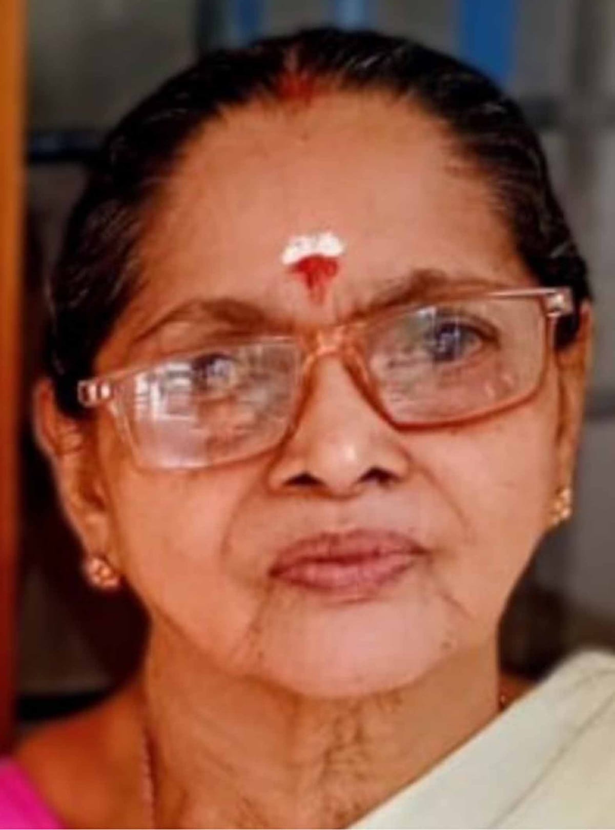 ദാക്ഷായണി അമ്മ (76)