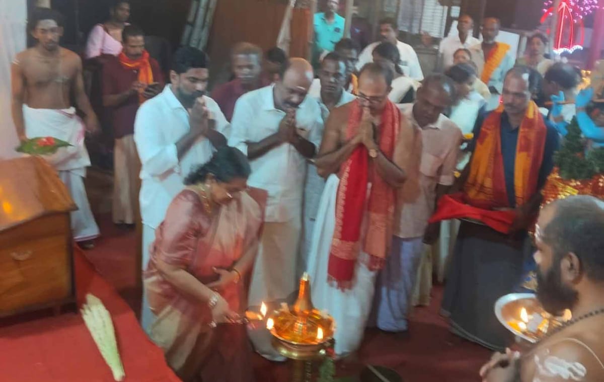 കൊച്ചിളംകാവ് ദേവീക്ഷേത്രത്തിൽ സപ്താഹത്തിന് ദീപം തെളിയിച്ചു