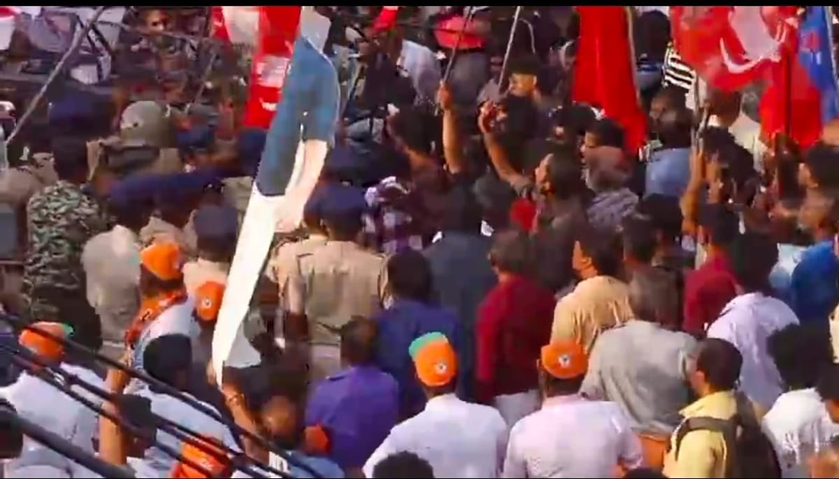 ആവേശമായി വൈക്കത്ത് കൊട്ടിക്കലാശത്തിന് സമാപനം