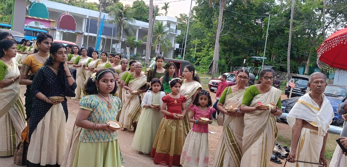 താലപ്പൊലി നടത്തി