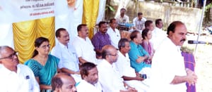 പി.കൃഷ്ണപിളള ദേശീയ സ്വാതന്ത്ര്യ പോരാട്ടത്തിന്റെ തീച്ചൂളയിലൂടെ കമ്മ്യൂണിസ്റ്റ് ആദര്‍ശത്തിലേക്ക് എത്തിച്ചേര്‍ന്ന നേതാവ്: സി.കെ ശശിധരന്‍