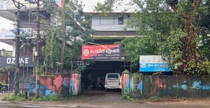 മധ്യവയസ്ക്കൻ്റെ ഫോൺ ബൈക്കിൽ എത്തിയ യുവാവ് അപഹരിച്ചു
