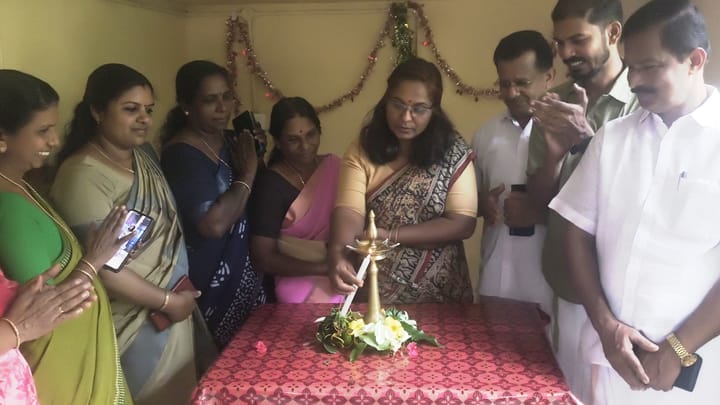 വെള്ളൂർ ഗ്രാമപഞ്ചായത്തിൽ സ്ത്രീസൗഹൃദമാക്കുന്നതിൻ്റെ ഭാഗമായി പെണ്ണിടം പദ്ധതിക്ക് തുടക്കം കുറിച്ചു;