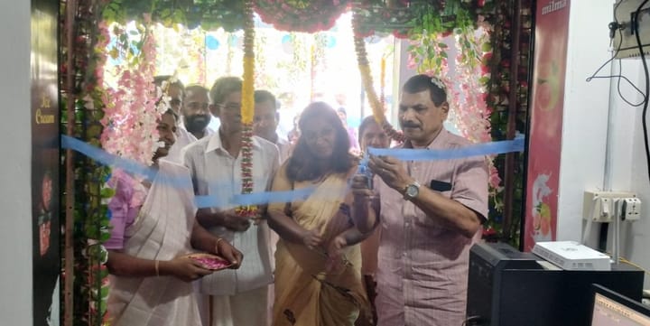 വെള്ളൂർ കരിപ്പാടം ക്ഷീരോൽപ്പാദക സഹകരണ സംഘത്തിൽ മിൽമ ഷോപ്പി ആരംഭിച്ചു