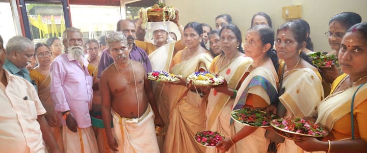 വിശ്വകര്‍മ്മ മഹിളാസഭയുടെ താലപ്പൊലി നടത്തി