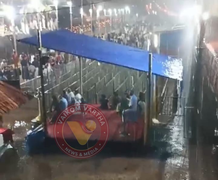 കഥകളി ഇന്ന്: ഇനിയും തട്ടൊരുങ്ങിയില്ല