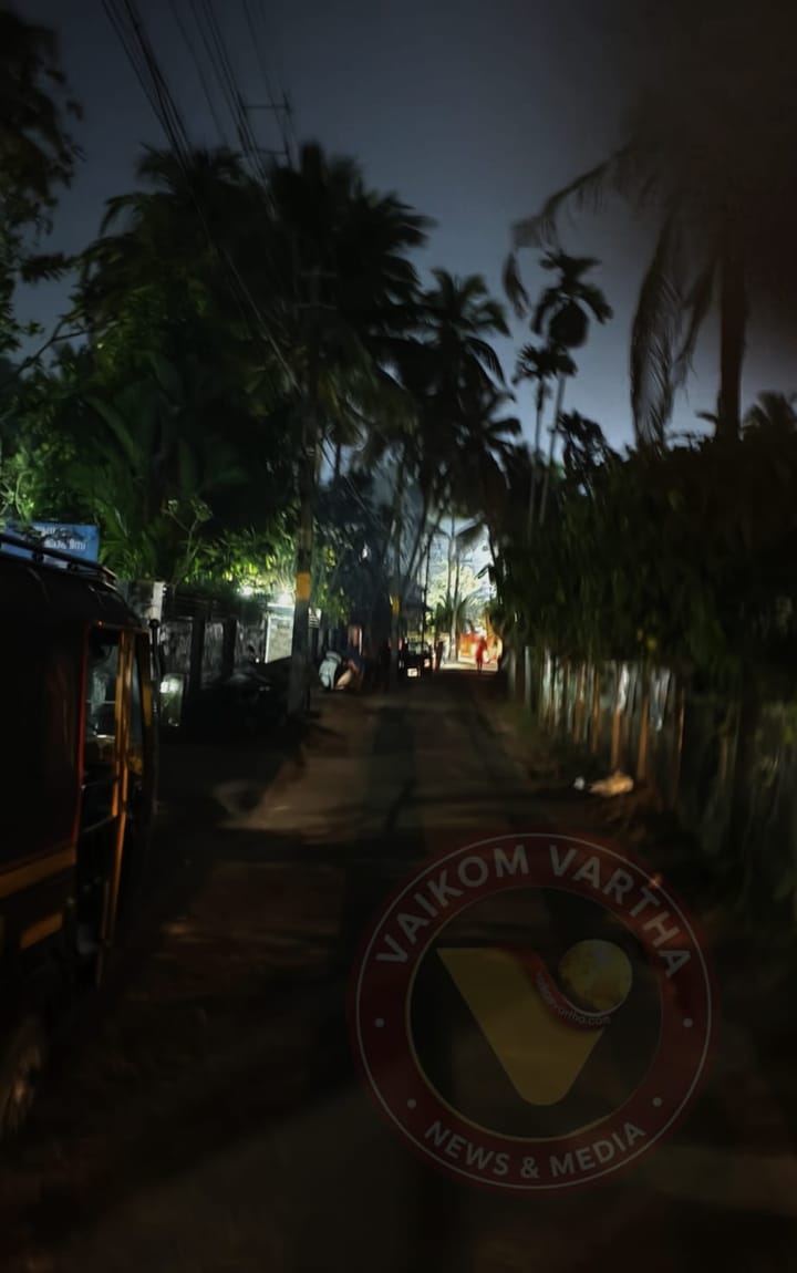 കാലാക്കൽ റോഡ് ഇരുട്ടിൽ