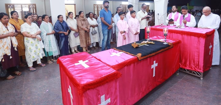 പൂര്‍വ്വികരെ സ്മരിച്ച് വിശുദ്ധ കുര്‍ബാനയില്‍ പ്രാര്‍ത്ഥന