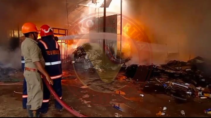 നഗരമധ്യത്തിൽ വൻ തീപിടിത്തം, ലക്ഷങ്ങളുടെ നഷ്ടം