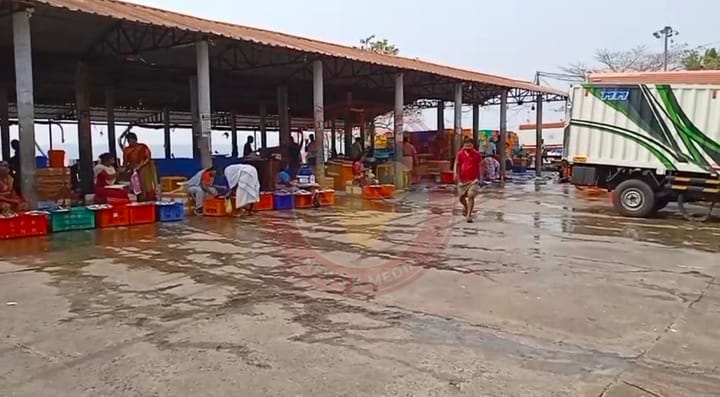 മത്സ്യത്തൊഴിലാളികളുടെയും അനുബന്ധ തൊഴിലാളികളുടെയും ക്ഷേമം സംബന്ധിച്ച നിയമസഭ സമിതി റിപ്പോർട്ട് സമർപ്പിച്ചു