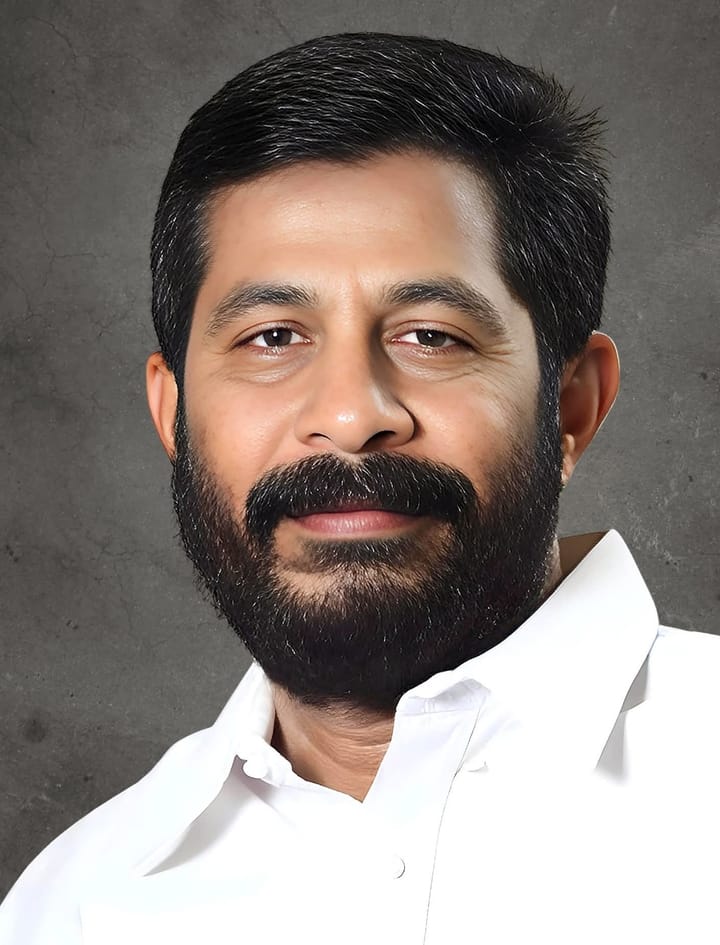 അഡ്വ.പി.കെ ഹരികുമാർ സാഹിത്യ പ്രവർത്തക സഹകരണ സംഘം പ്രസിഡൻ്റ്