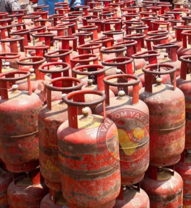 പാചകവാതക സിലിണ്ടർ ബുക്കിംങ്ങിന് അപ്രഖ്യാപിത നിയന്ത്രണം