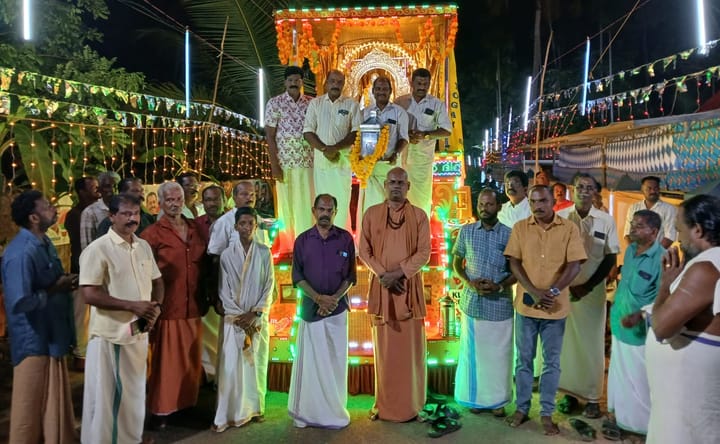 ദിവ്യജ്യോതി രഥഘോഷയാത്രയ്ക്ക് സ്വീകരണം നൽകി