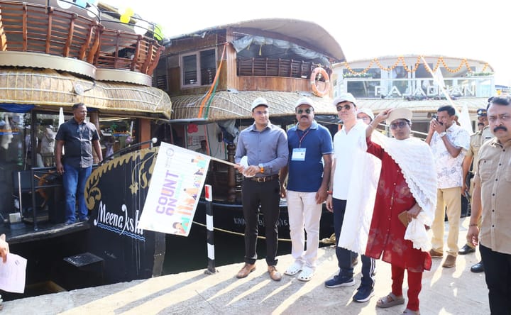 വോട്ടർ ബോധവത്കരണ മെഗാ ഹൗസ്‌ബോട്ട് റാലി