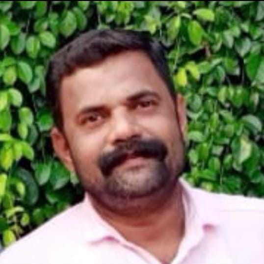 മുണ്ടക്കയത്ത് കാറിന് പിന്നിൽ ബൈക്ക് ഇടിച്ച് യുവാവ് മരിച്ചു