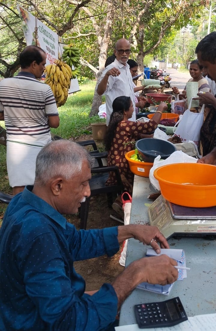 ഹരിതാരവം കർഷക കൂട്ടായ്മ വിഷു ചന്ത നടത്തി